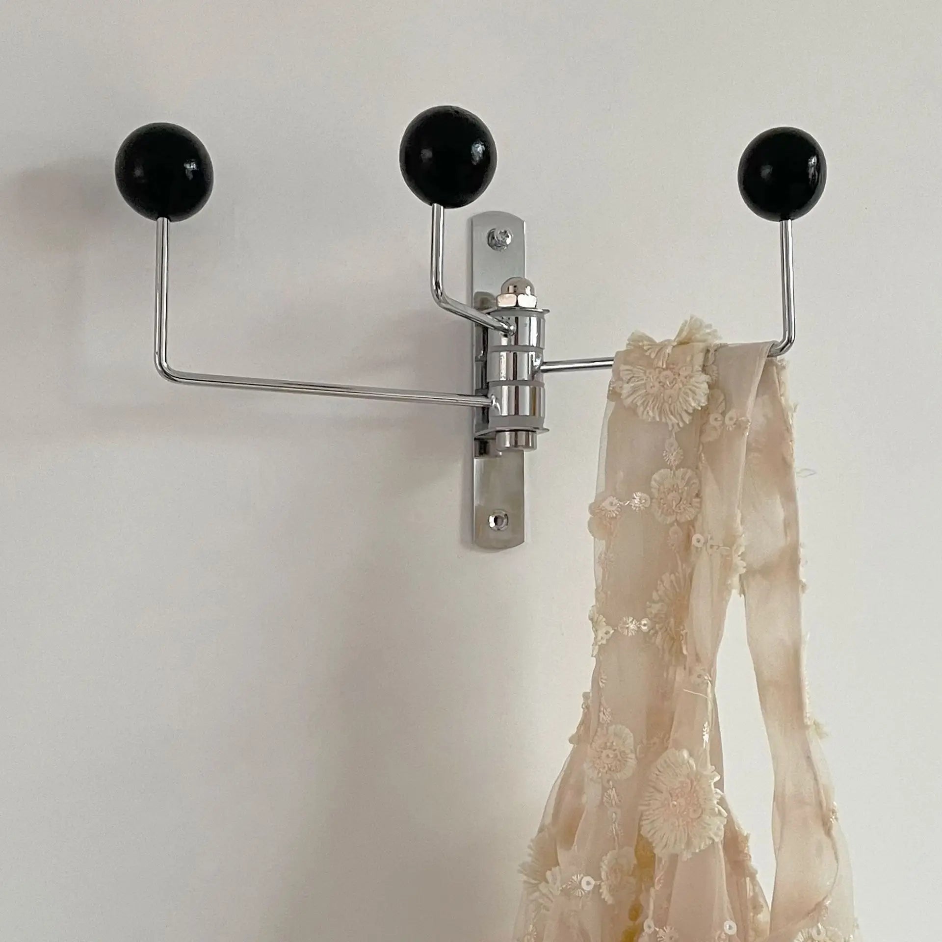Rotating Iron Wall Hook with Wooden Tips